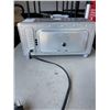 Image 3 : BLACK AND DECKER 4 SLICE AIR FRY TOASTER OVEN - TESTED WORKING, RETAIL $179