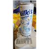 Image 4 : 7 CANS MILKIS MILK & YOGURT CREAM SODA  AND 2 PACKS OF MONSTER NOODLE SNACKS