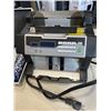 Image 2 : ELECTRIC MONEY COUNTER AND CASED POKER CHIP SET, PARTIAL