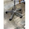 Image 3 : ROLLING STOOL WITH ROUND UPHOLSTERED SEAT & ADJUSTABLE ERGONOMIC BACKREST