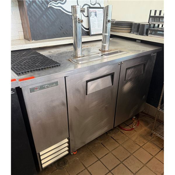 True Kegerator Refrigerator Cooler w/ 2 Draft Beer Taps