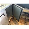 Image 7 : True Kegerator Refrigerator Cooler w/ 2 Draft Beer Taps