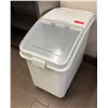 Image 1 : Rubbermaid ProSave Mobile Bulk Food Ingredient Bin 16"W