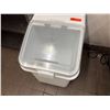 Image 2 : Rubbermaid ProSave Mobile Bulk Food Ingredient Bin 16"W