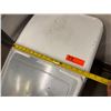 Image 3 : Rubbermaid ProSave Mobile Bulk Food Ingredient Bin 16"W