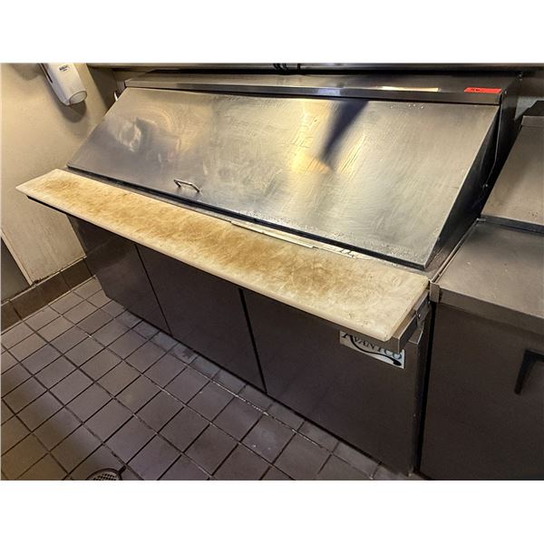 Avantco Refrigerated Sandwich / Salad Prep Table (gets cold)