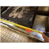 Image 4 : Gas Charbroiler w/ Grates & Manual Control Valves 36"L