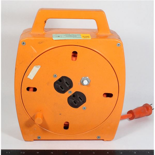 VINTAGE FLECK MFG CO. EXTENSION CORD REEL