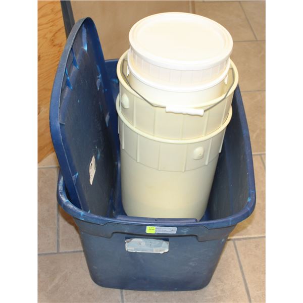 SEVERAL BUCKETS WITH LIDS IN BLUE TOTE WITH LID