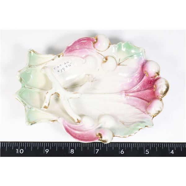 VINTAGE PORCELAIN CHERRY THEME BOWL