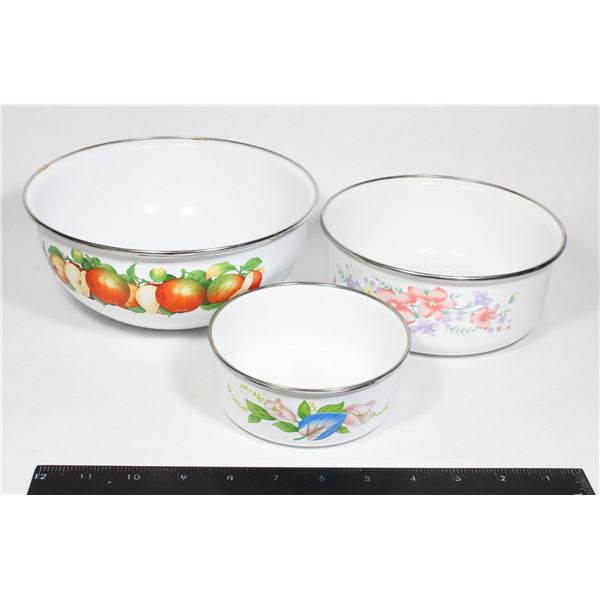 3 MIXED ENAMEL STEEL BOWLS