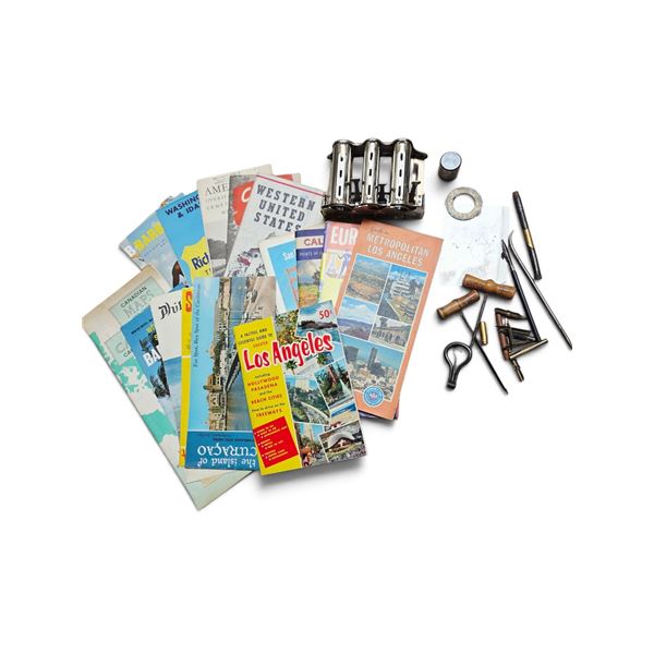 BOX OF VINTAGE AND ANTIQUE ITEMS