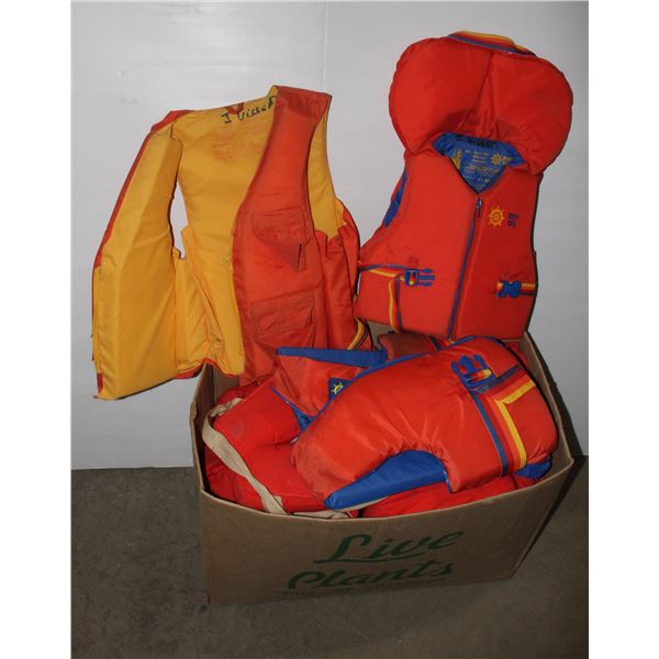 LARGE LOT OF OLDER MODEL LIFEJACKETS MIXED SIZES