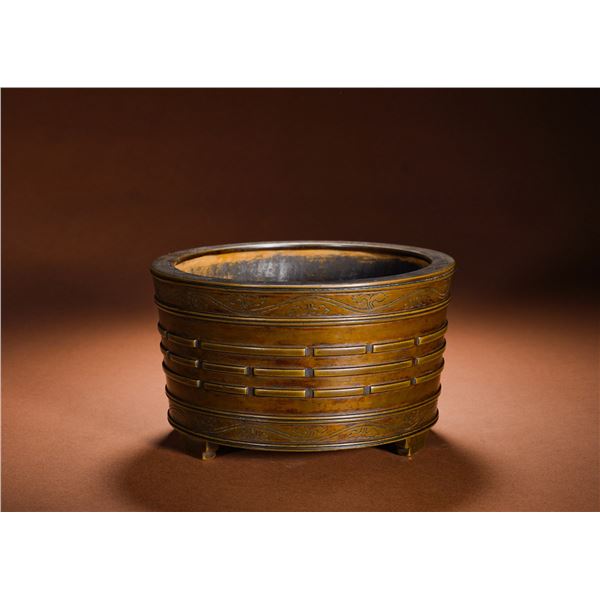 BRONZE EIGHT-TRIGRAM PATTERNED TUBE THREE-LEGGED FURNACE OF THE MING DYNASTY