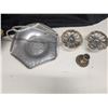 Image 2 : Metal dish and candle holders