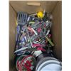 Image 2 : Box of cutlery and kitchen ware