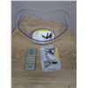 Image 1 : Vintage electronic game, USB clip light, and ice bucket