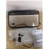Image 1 : FoodSaver Vacuum Sealing System w/ Instructions and Bags