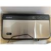 Image 3 : FoodSaver Vacuum Sealing System w/ Instructions and Bags
