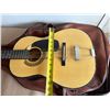 Image 3 : Acoustic Guitar w/ Case