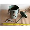 Image 6 : Vintage Webster Paint Pressure Pot Tank & Spray Gun