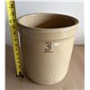 Image 1 : Vintage 3 Gal Medalta Crock