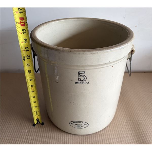 Vintage 5 Gal Medalta Crock