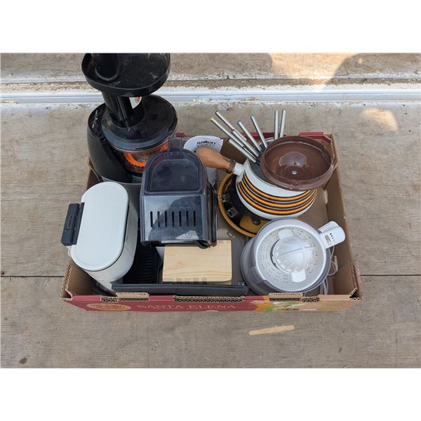 Misc. Kitchenware Lot inc. Food Processer, Popcorn Machine, etc. – Not Tested