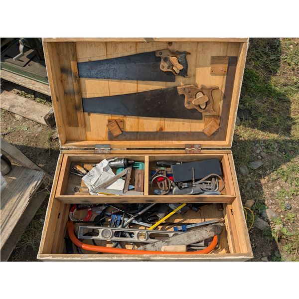Wooden carpenter tool chest, with tools