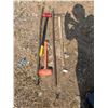 Image 1 : 2 sledge hammers with a deadblow hammer and 2 XXL prybars