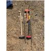 Image 2 : 2 sledge hammers with a deadblow hammer and 2 XXL prybars