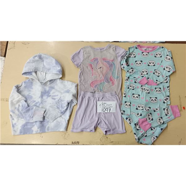 1 hoodie size 7 Girl
