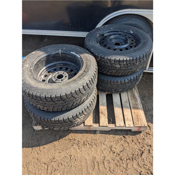 Set of Hankook winter tires on steel rims, P225/65R18, 6-bolt