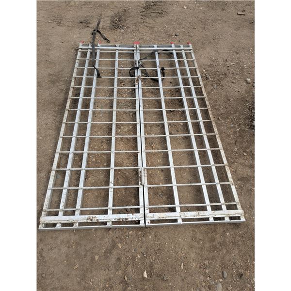 Folding aluminum ramp, 78x48"