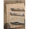 Image 1 : 3 tile cutters, one with case