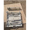 Image 2 : 3 tile cutters, one with case