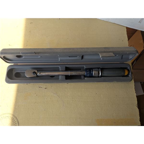 Mastercraft Maximum 3/8" torque wrench, with case