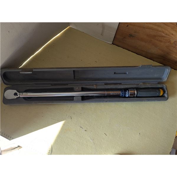 Mastercraft Maximum 1/2" torque wrench, with case