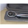Image 2 : Mastercraft Maximum 1/2" torque wrench, with case