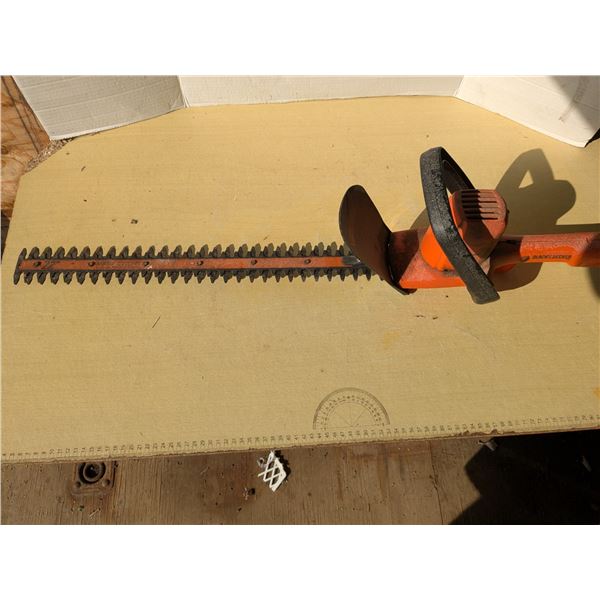 Black and Decker 20" hedge trimmer