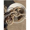 Image 2 : Bucket of tow rope and chains