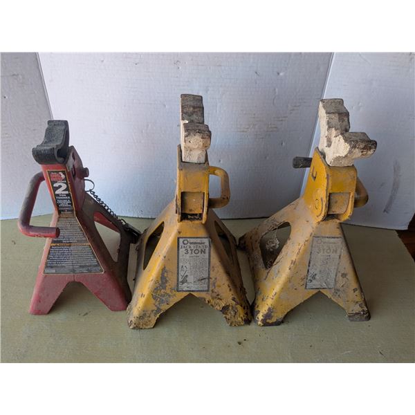 2- 3ton jack stands with 2 ton jack stand