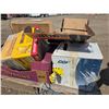 Image 6 : Pallet of hardware, stapples and screws