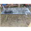 Image 1 : Foldable table