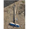 Image 1 : Assorted hand tools