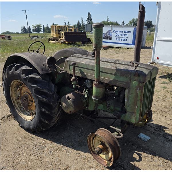 John deere D tractor- as is - not running