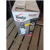 Image 1 : Round up 3 gallon electric sprayer, in original packaging
