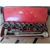 Image 1 : 3/4" drive ratchet with sockets in carry case