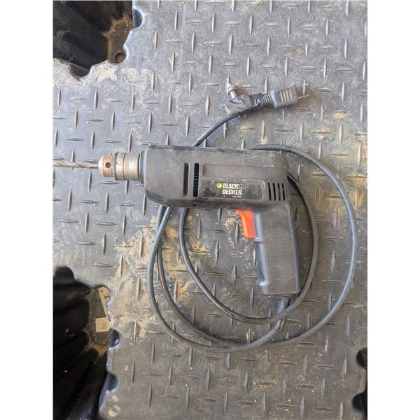 Black and decker 3/8" drill with key