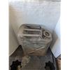 Image 1 : Vintage metal gas can